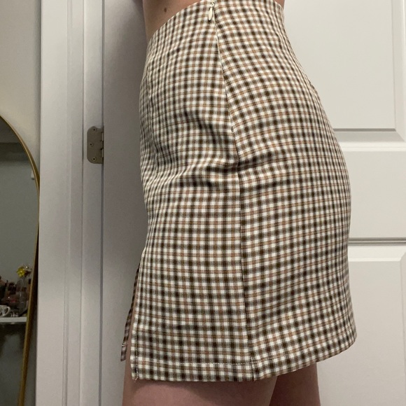 Brown plaid skirt - Picture 2 of 4